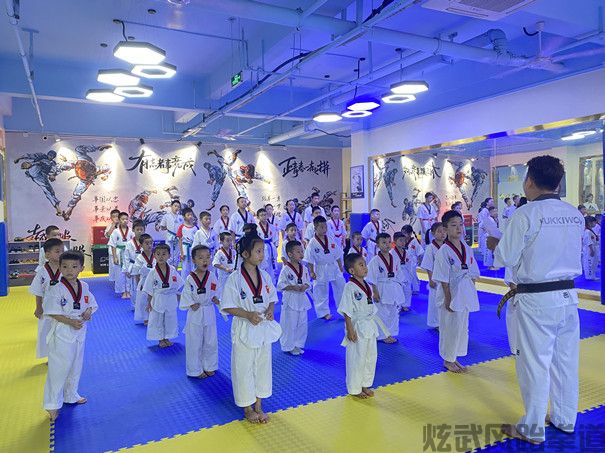 炫武风跆拳道绶带仪式 开启新征程