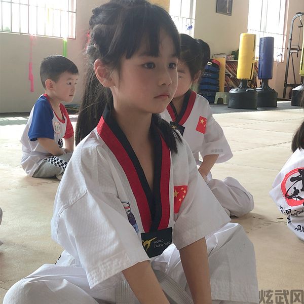 1-2205061U344c0.jpg